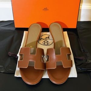 Hermes Oasis Sandal in Calf